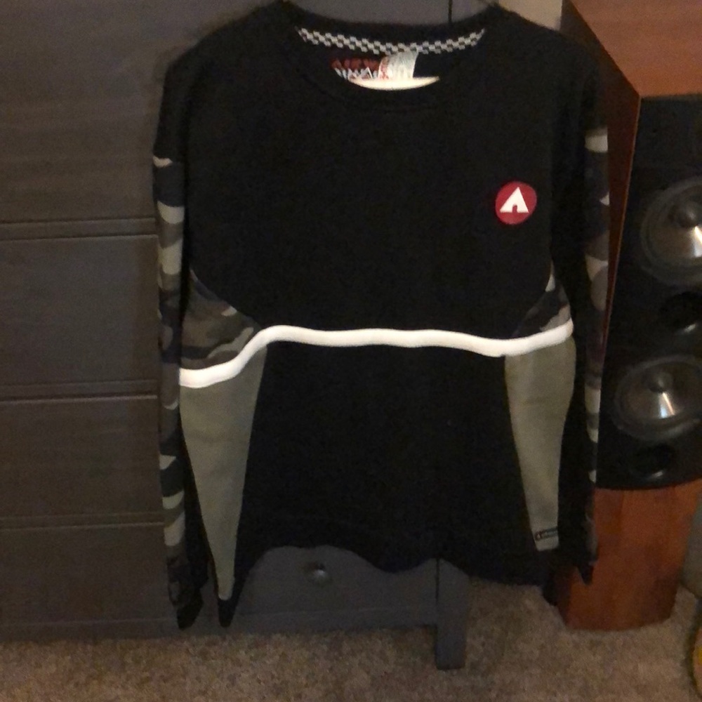 Airwalk black/camo sweater . Never worn.